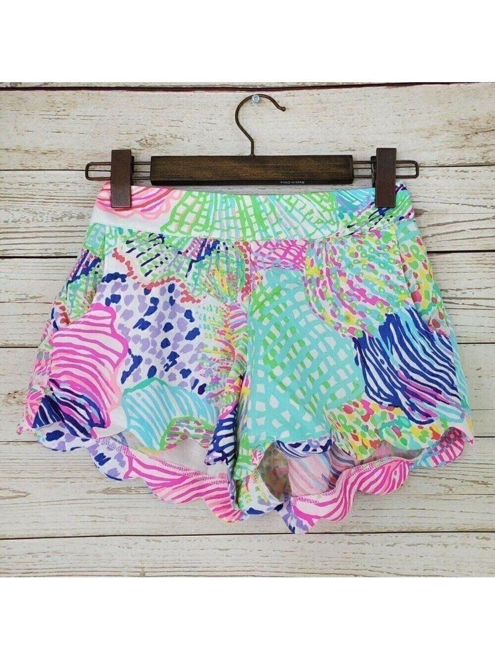 Lilly Pulitzer Dahlia Shorts Size XS Multicolor Scalloped Hem Pants Modal Tencel